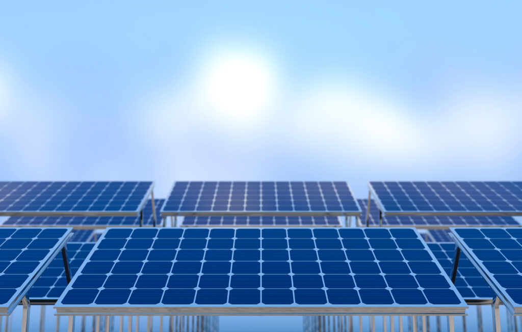 Panneaux photovoltaïques posés sur la toiture d'une maison